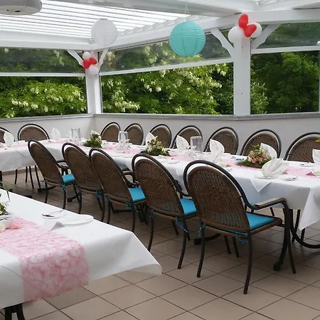 Hotell & Restaurant Park Cafe Isa 3*