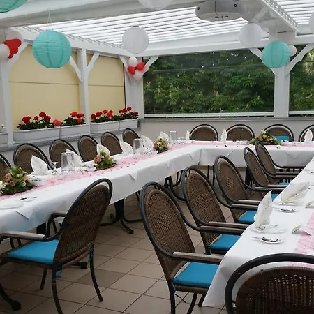 & Restaurant Park Cafe Isa