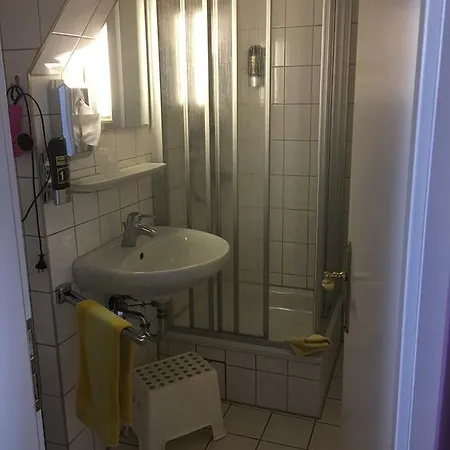 & Restaurant Park Cafe Isa 3*