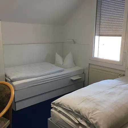 & Restaurant Park Cafe Isa 3*