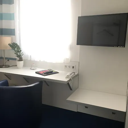 & Restaurant Park Cafe Isa 3* Ερφούρτη