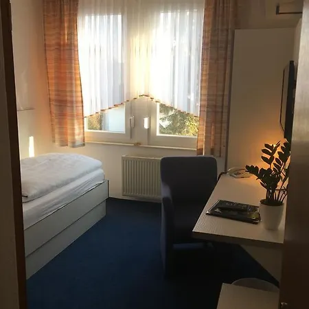 & Restaurant Park Cafe Isa Ξενοδοχείο 3*