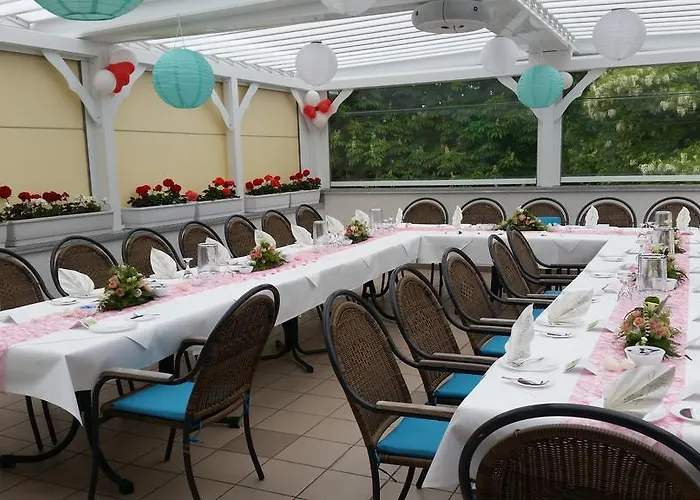 & Restaurant Park Cafe Isa