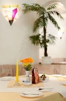 Hotel Hotel&restaurant Park Cafe Isa 3*