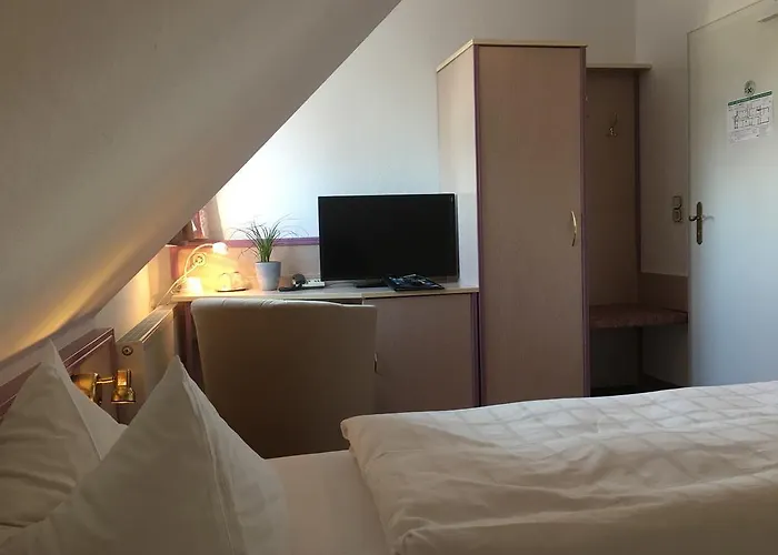 & Restaurant Park Cafe Isa Hotel