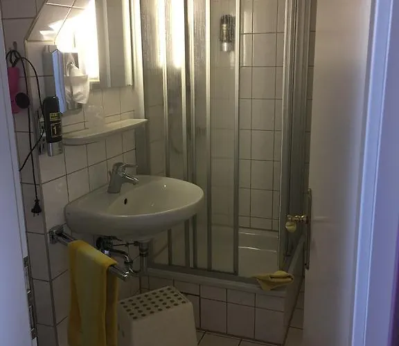 & Restaurant Park Cafe Isa 3*