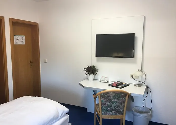 & Restaurant Park Cafe Isa Hotel