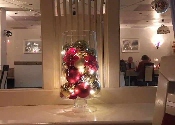 & Restaurant Park Cafe Isa