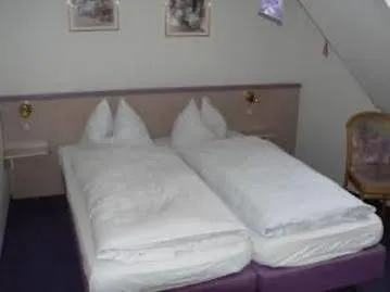 & Restaurant Park Cafe Isa Otel